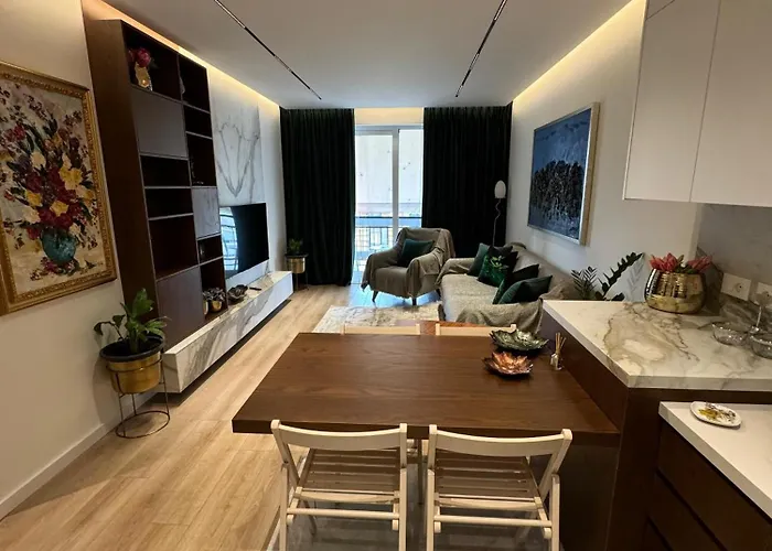 アパート Adam's House ティラナ