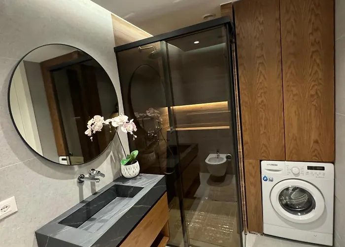 Adam's House * ティラナ